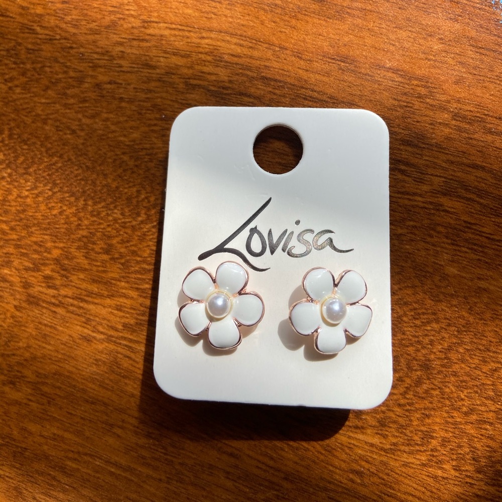 Lovisa Flower stud earrings